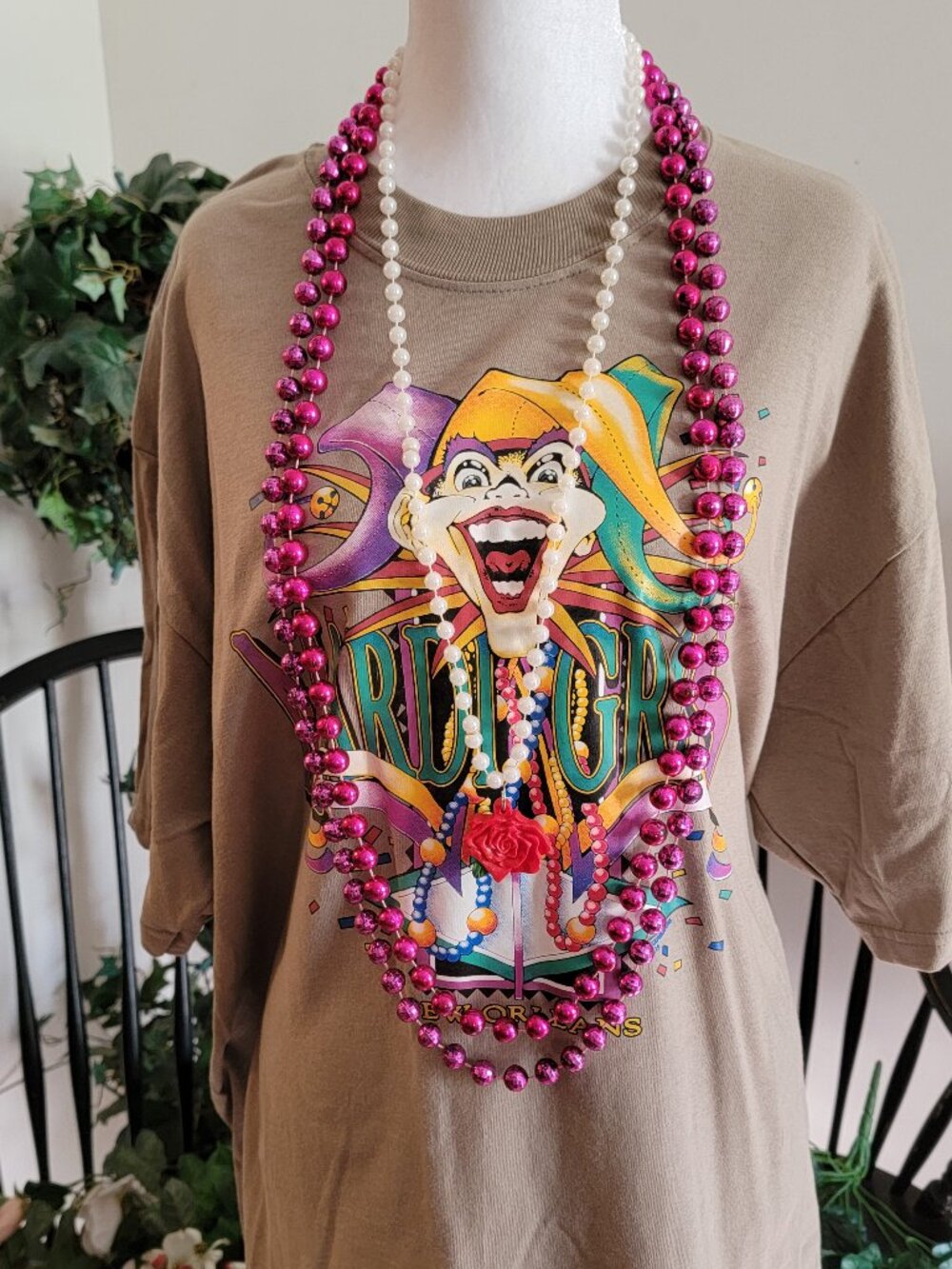 Mardi Gras T-Shirt Features the Joker NWOT Authentic Beads Included